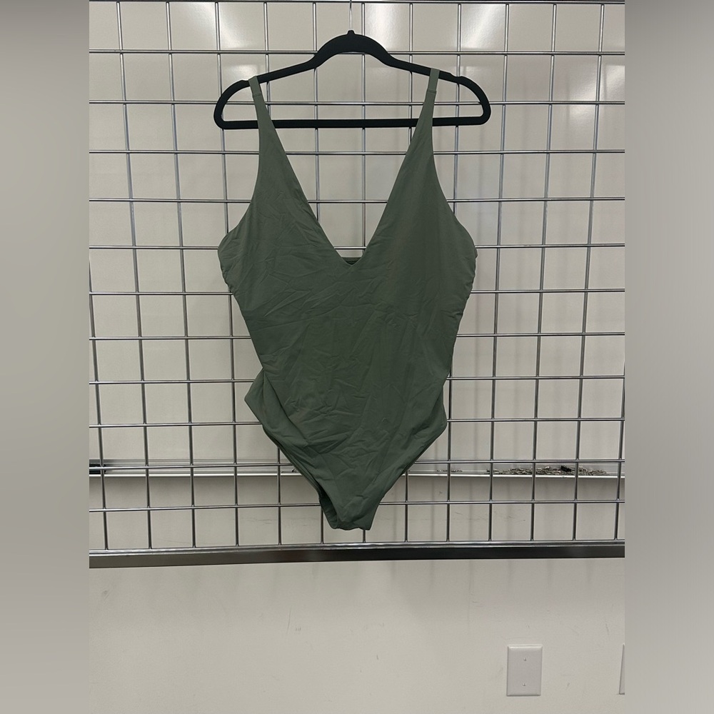 Everlane V-Neck One Piece - XL